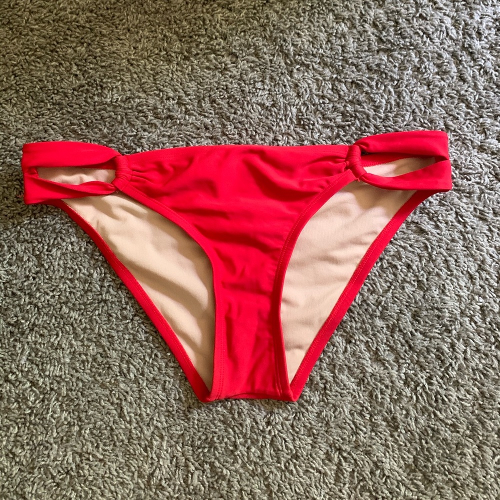 Women’s bathing suit bottoms